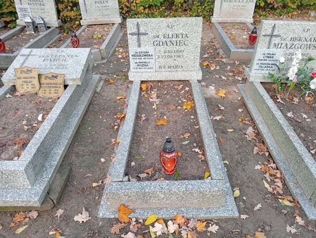 Grób JANINA  WESOŁOWSKA 