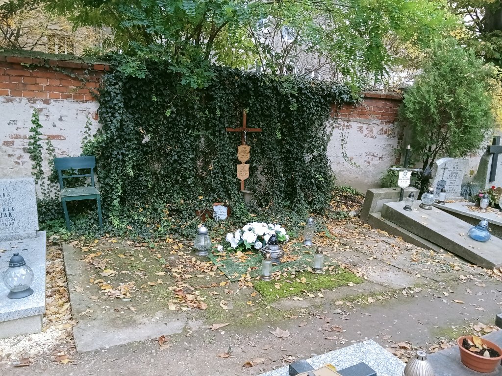 Grób HALINA CAŁKOSIŃSKA