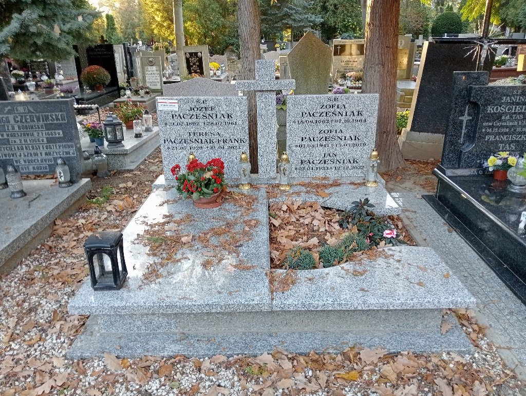Grób ZOFIA PACZEŚNIAK 