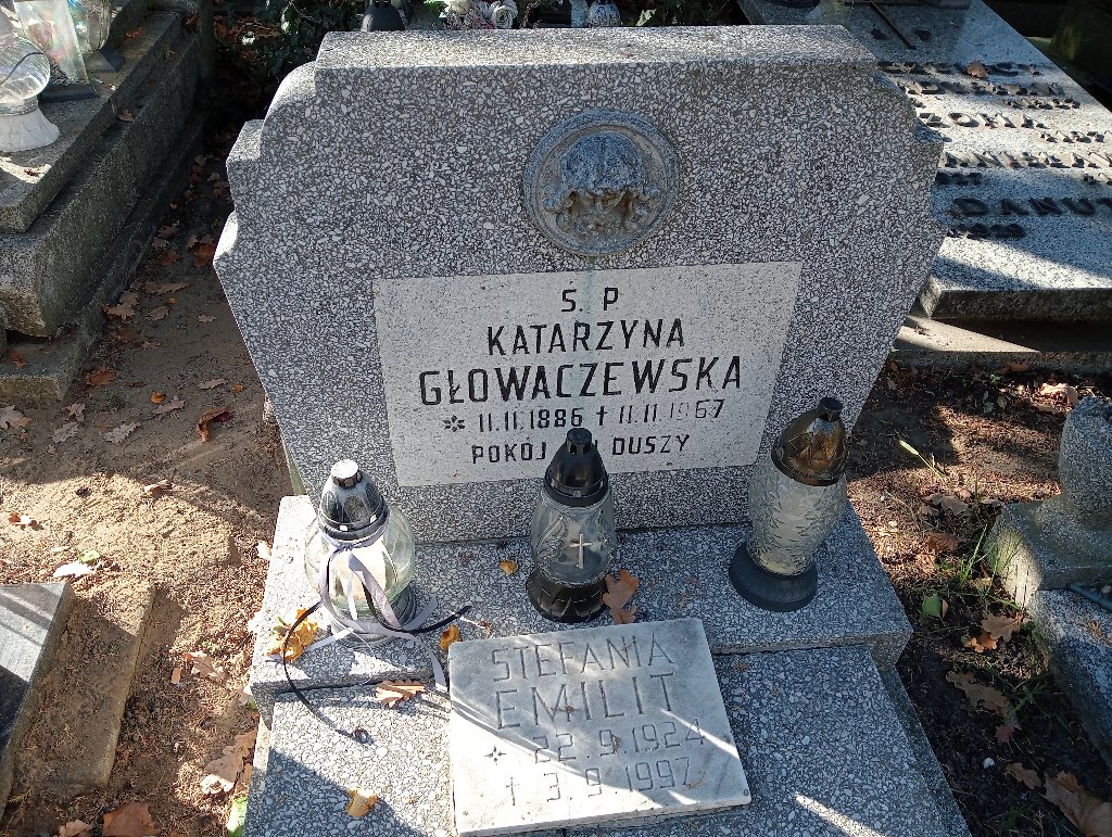 Grób STEFANIA EMILIT 