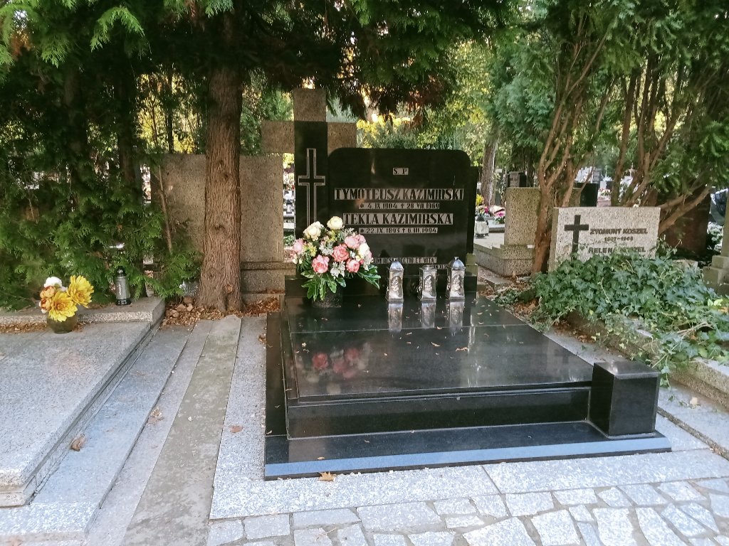 Grób ROMANA LISIEWICZ